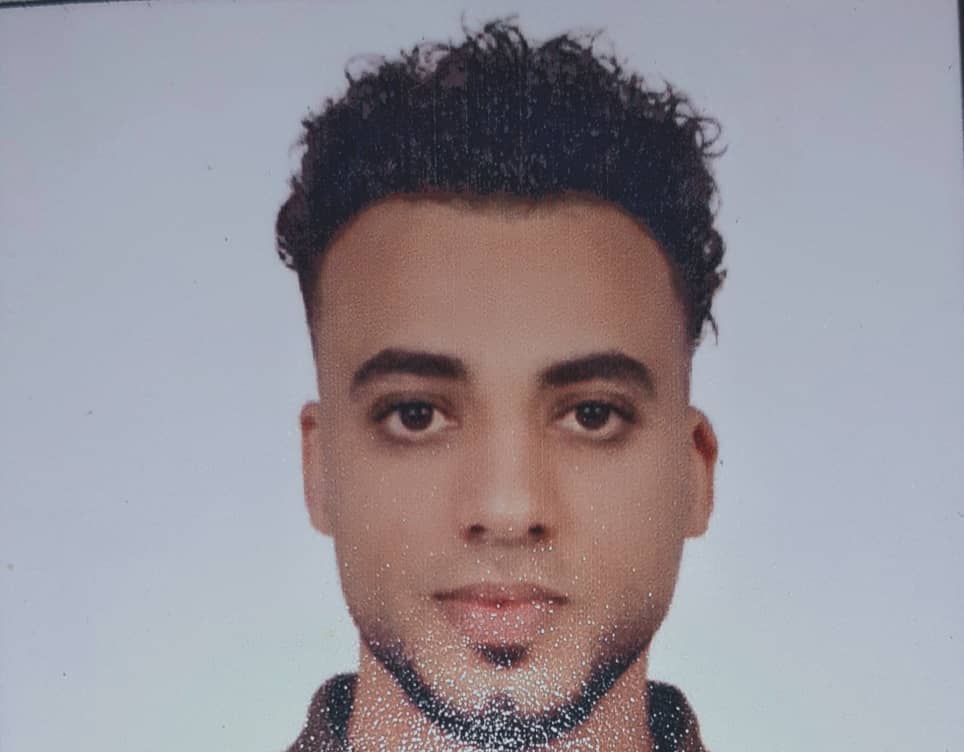 اسم الكاتب